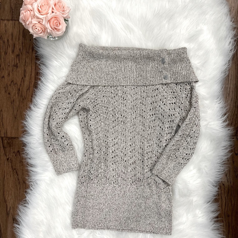 *STUNNING off-the-shoulder Sweater*